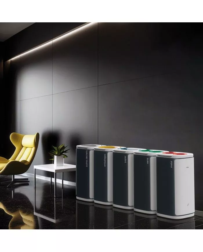 Poubelle conçu pour un usage intensif dans un cadre de bureau Poubelle conçu pour un usage intensif dans un cadre de bureau