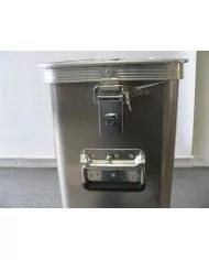 Collecteur conçu pour un usage intensif dans un cadre de bureau Collecteur conçu pour un usage intensif dans un cadre de bureau