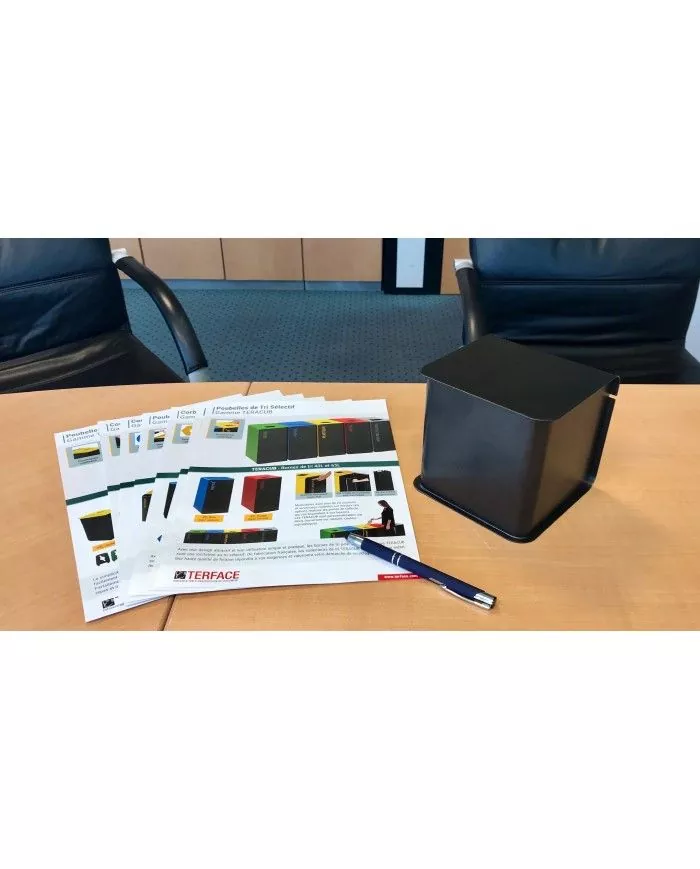 Poubelle ergonomique pour améliorer l'efficacité au travail Poubelle ergonomique pour améliorer l'efficacité au travail